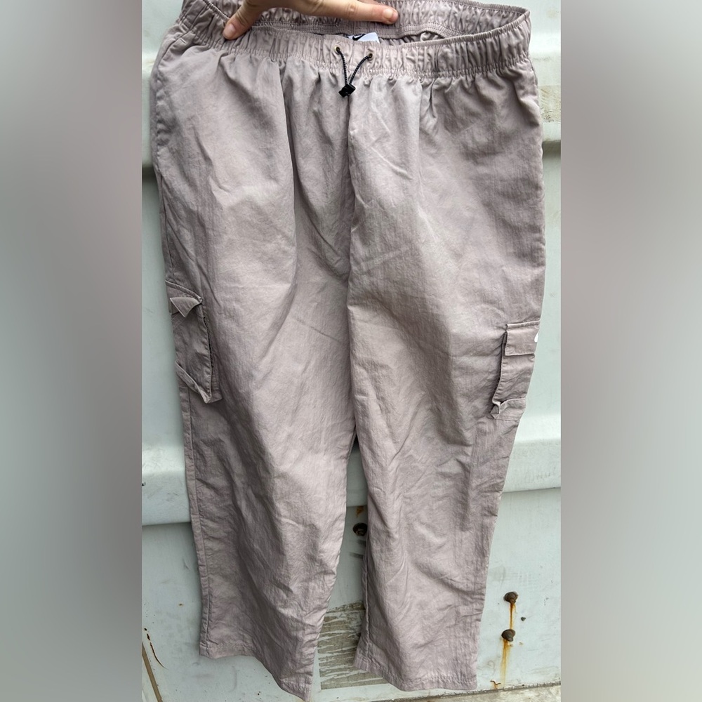 Nike mid rise cargo pants
